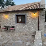 Mikro Kastro Feriehus Apergátika