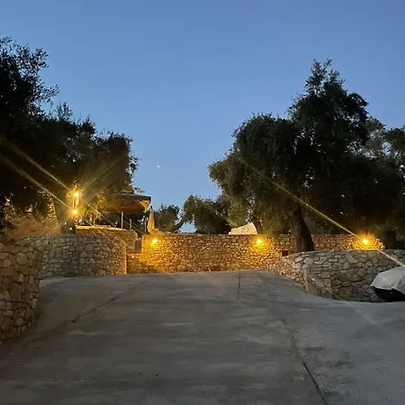 Mikro Kastro בית נופש Apergátika