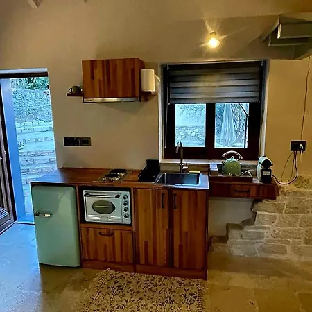 Mikro Kastro * Apergátika