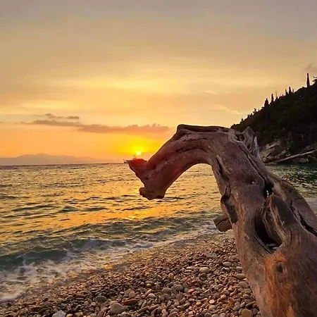 בית נופש Mikro Kastro