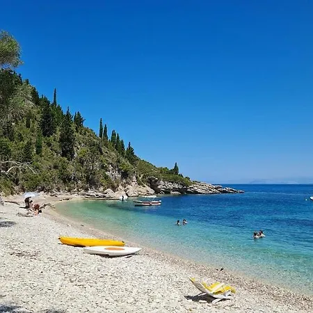 Mikro Kastro * Apergátika