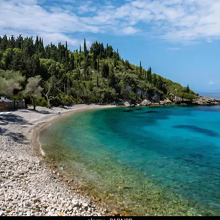 Mikro Kastro בית נופש *