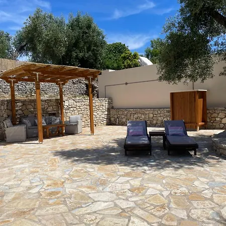 Vakantiehuis Mikro Kastro *