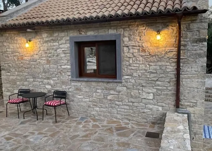 Mikro Kastro בית נופש Apergátika