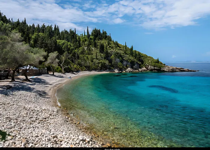 Mikro Kastro בית נופש *